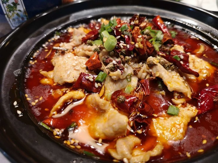 世茂广场川聚小厨喊你来吃饭了最好吃的香锅虾砂锅滑肉套餐仅需58元