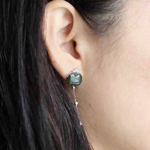 高冰种湖水绿翡翠苹果耳坠 商品图5
