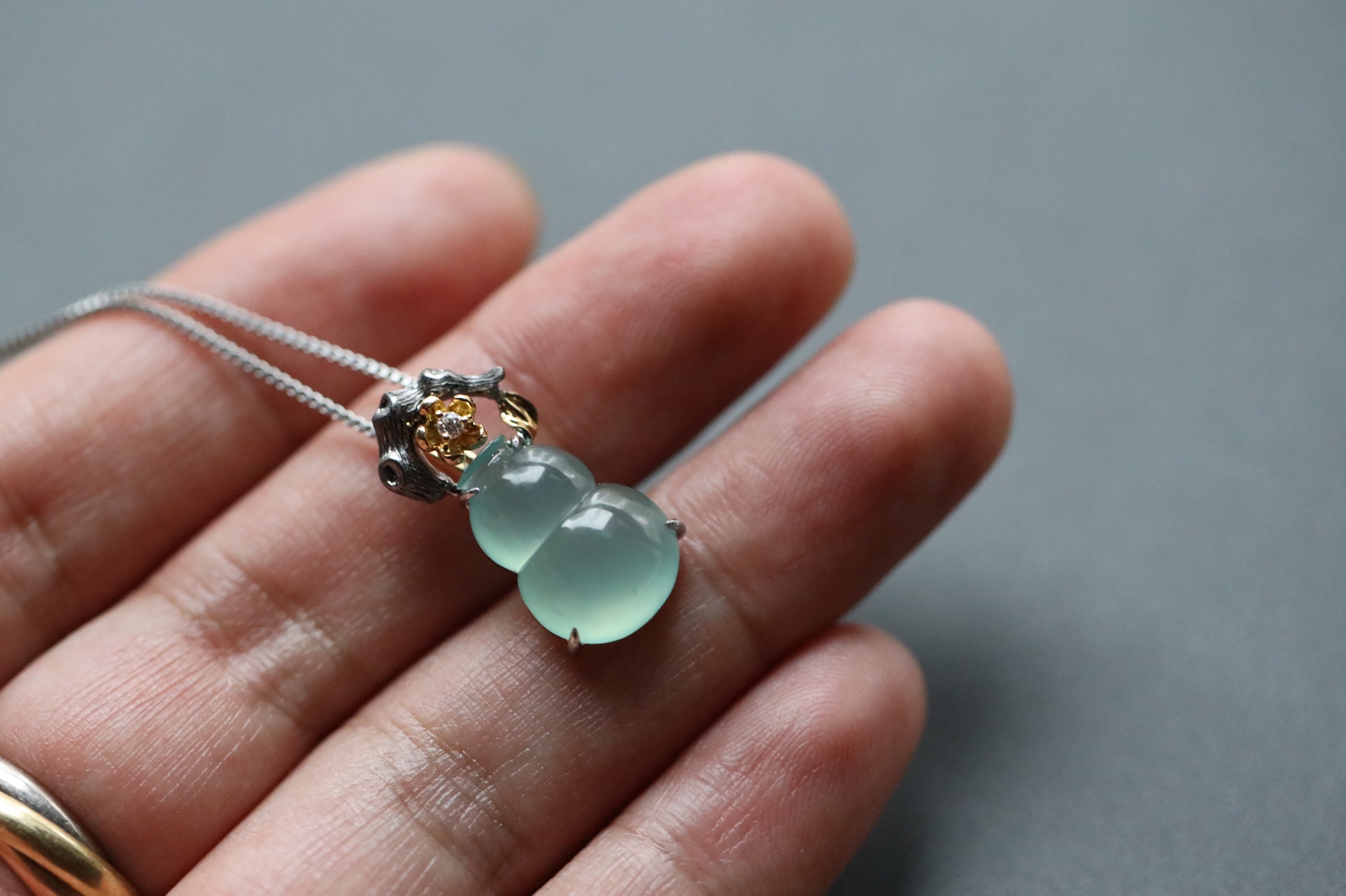 高冰种蓝水翡翠葫芦