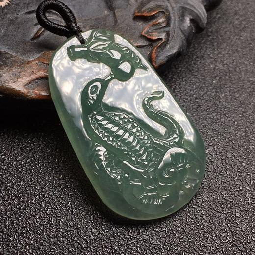 d61901翡翠冰种底色小蛇牌挂件