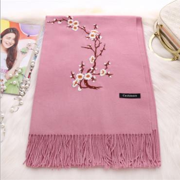 【四季可用】梅花刺绣民族风仿羊绒围巾 商品图3