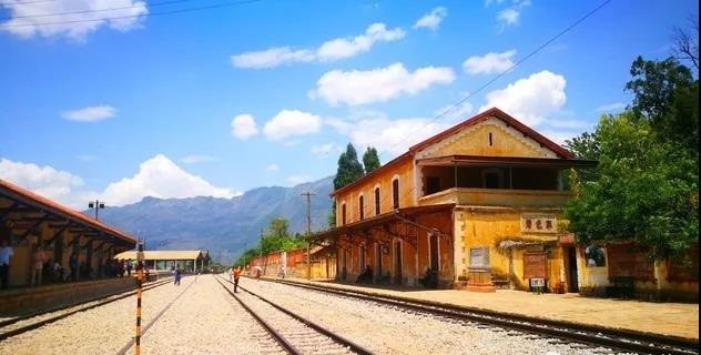 西双版纳-坝美-普者黑-元阳梯田-罗平-建水古城-蒙自碧色寨-九龙瀑布