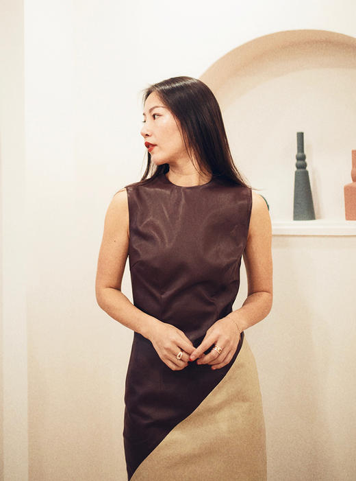 AtelierMissLu / Julie 酒红米白几何拼色仿皮连身裙 商品图4