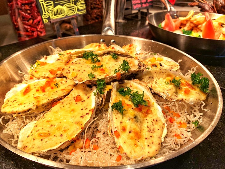 丽朗酒店138元人超豪华海鲜自助晚餐