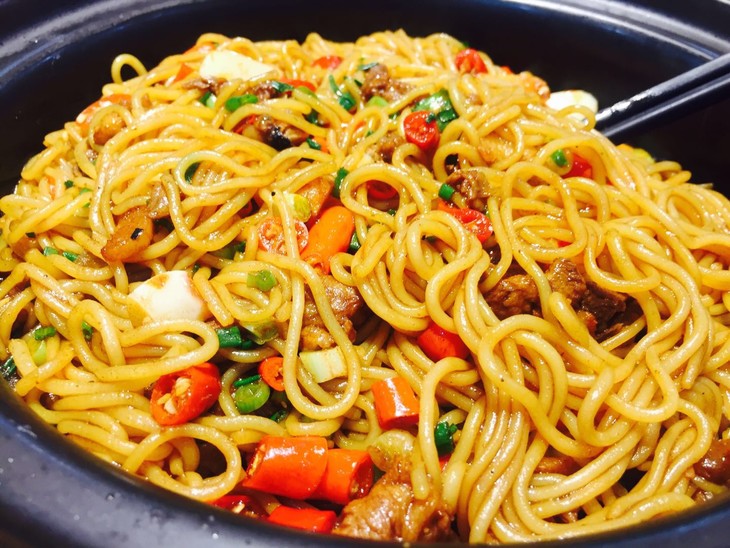 排骨拌粉这道菜可以说是专门为南昌人准备的,绝对不会踩雷.