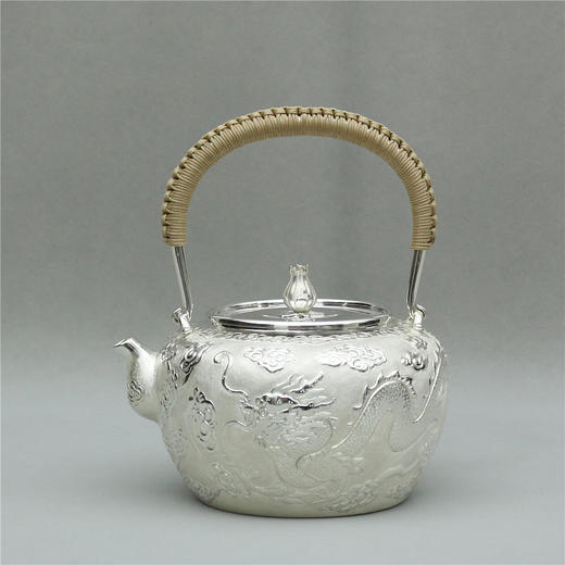 《云龙际会》银制哑光底云龙纹提梁壶 商品图0