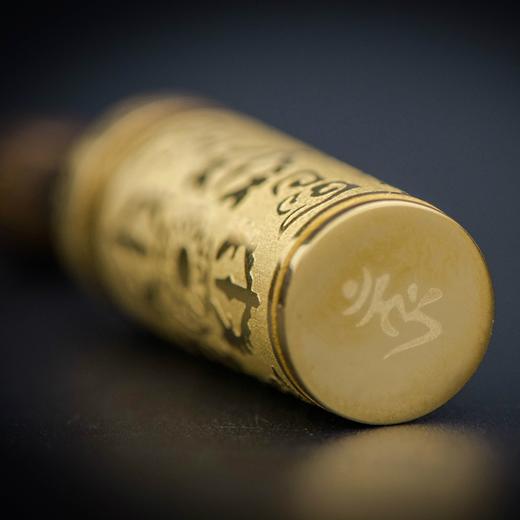 大随吊坠，全面金色溶工艺 （A精钛钢，浮雕电镀） 商品图1