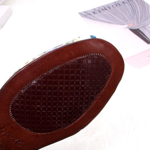 内联升布鞋新款 女 单鞋 手工布鞋 坤皮便镶芯底盘扣凉鞋7215A 商品图3