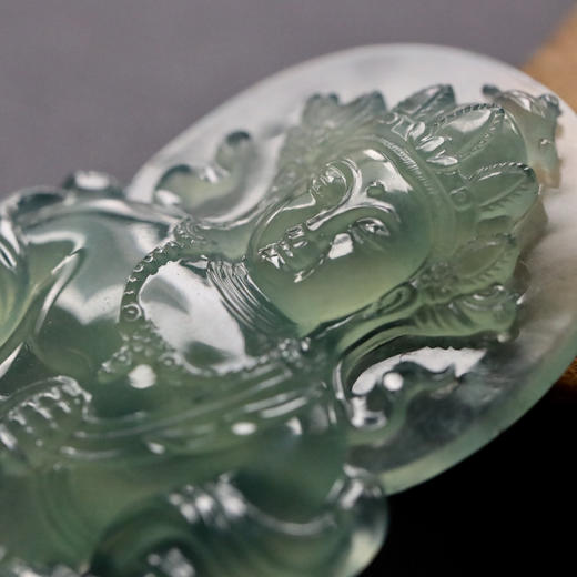 高冰种晴水绿翡翠度母 商品图1