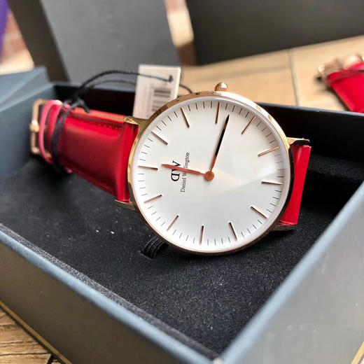 原单DW（Daniel Wellington 丹尼尔·惠灵顿）表盘尺寸40mm，36mm，32mm  28mm可选，最美不过新年红！[玫瑰][玫瑰][玫瑰] 商品图8