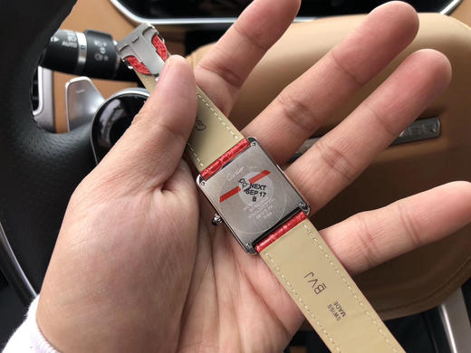 限时特惠 版本    卡地亚TANK 坦克系列女士腕表，表盘尺寸：小号31X24mm 中号33X27mm,原装瑞士朗达石英机芯（专柜一致）完美复刻 商品图3
