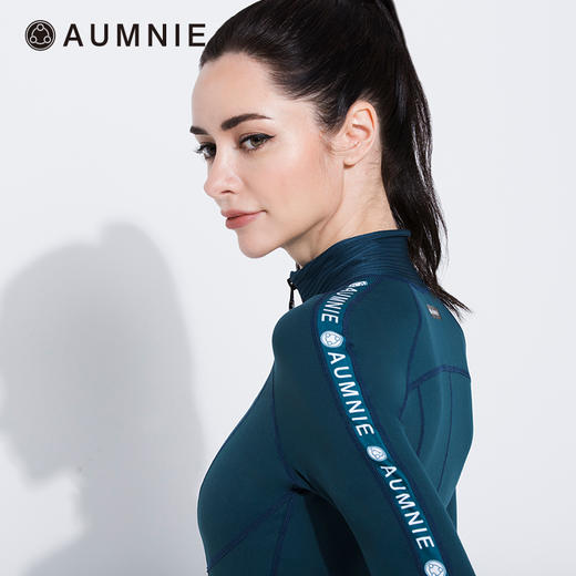 AUMNIE澳弥尼  半拉链LOGO上衣HALF ZIP LOGO TOP 商品图2