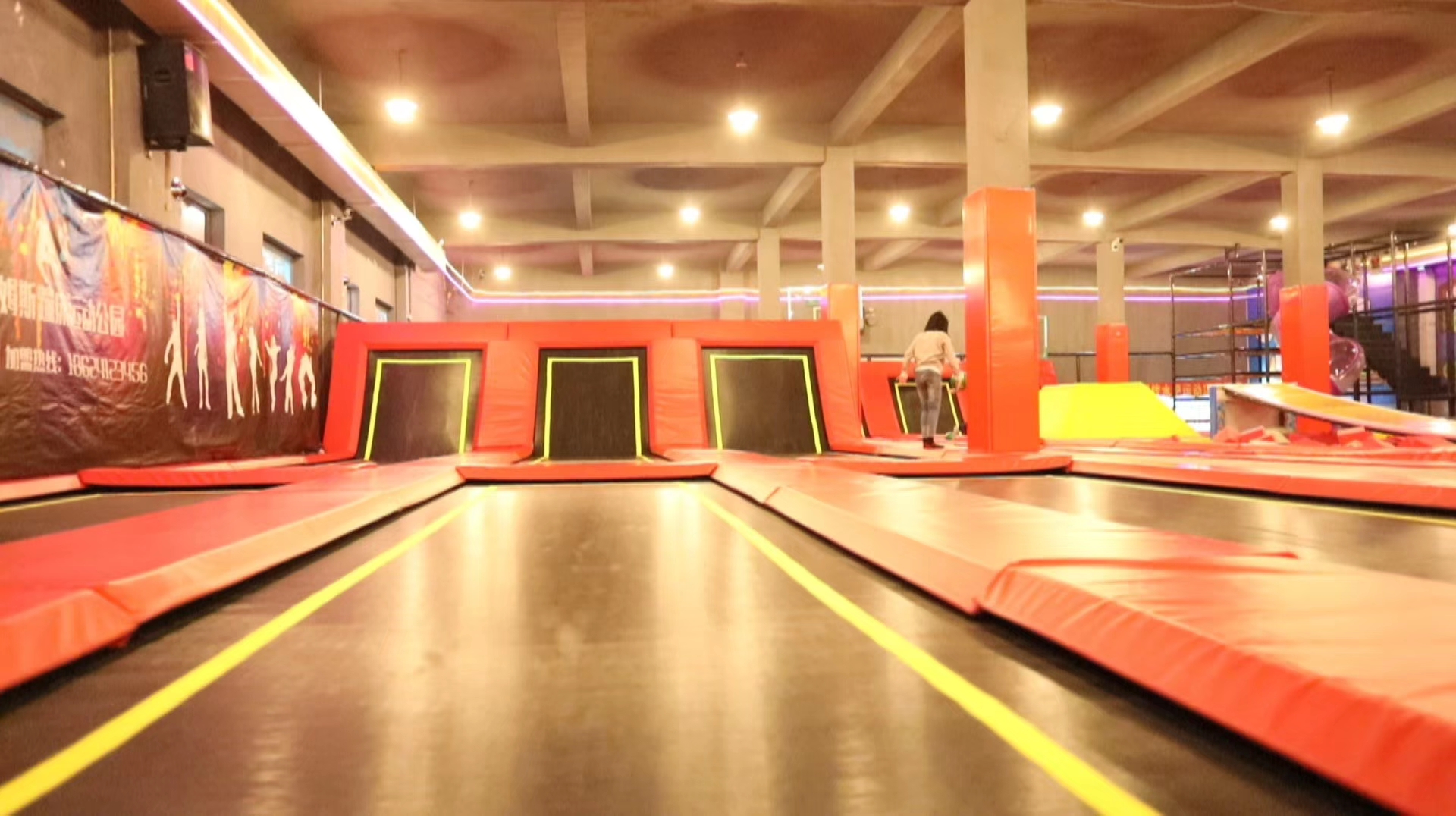 【六一特惠】太姆斯蹦床 星空艺术馆2馆通玩,每组家庭仅需61元!