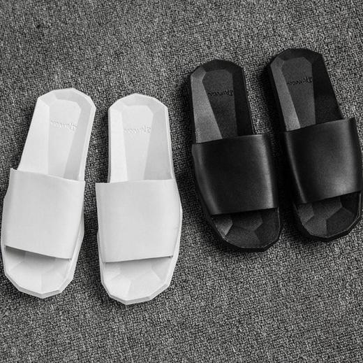 【柔软舒适 环保无味 静音防滑】日式新款室内拖鞋女夏时尚平底情侣居家地板浴室洗澡防滑凉拖鞋男 商品图5