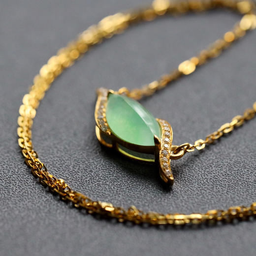 冰种阳绿翡翠马眼锁骨链 商品图5