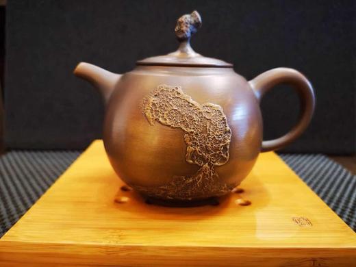 台湾大师  章世奇 女王头壶（口径约4.5cm,高约9cm） 商品图0