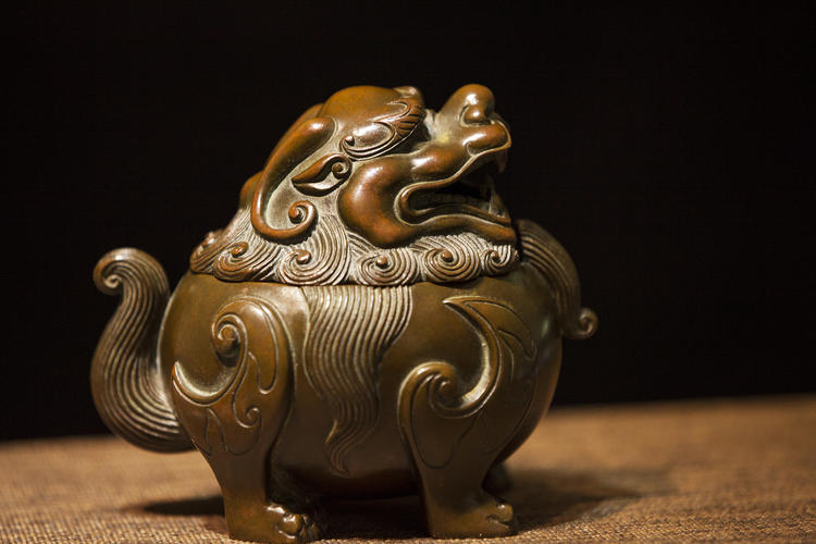 瑞兽狻猊熏香炉