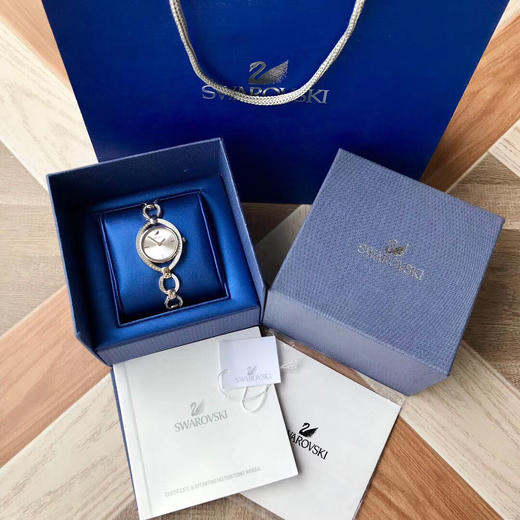 原单品质 限时特惠💰680 施华洛世奇新款！精致大方，优雅流丽的线条，瑞士石英机芯更与日夜装扮巧妙配衬。 商品图0