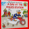 进口英文原版儿童绘本 Richard Scarry’s A Day at the Police Station 警察局的一天 英文版原版 斯凯瑞金色童书 启蒙进口书 商品缩略图3