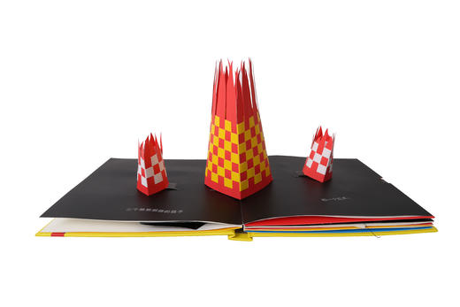 乐乐趣童书 大卫卡特珍藏立体书 一个红点  适读年龄：0+   原价：298元 商品图4