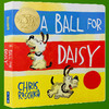 正版英文原版幼儿启蒙绘本 小狗黛西的球 A Ball for Daisy 凯迪克金奖 撕不烂纸板书 英文版 Board Book 凯迪克金奖 英语书 商品缩略图3