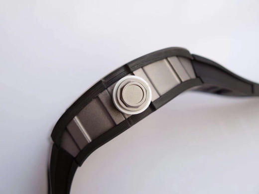 🔥KV理查德·米勒 RICHARDMILLE
最强复刻版RM055系列！强势出击。
上下表壳是台湾进口由ATPT陶瓷经历处理后形成
Y-TZP陶瓷
经高科技防手纹技术后呈现 商品图4