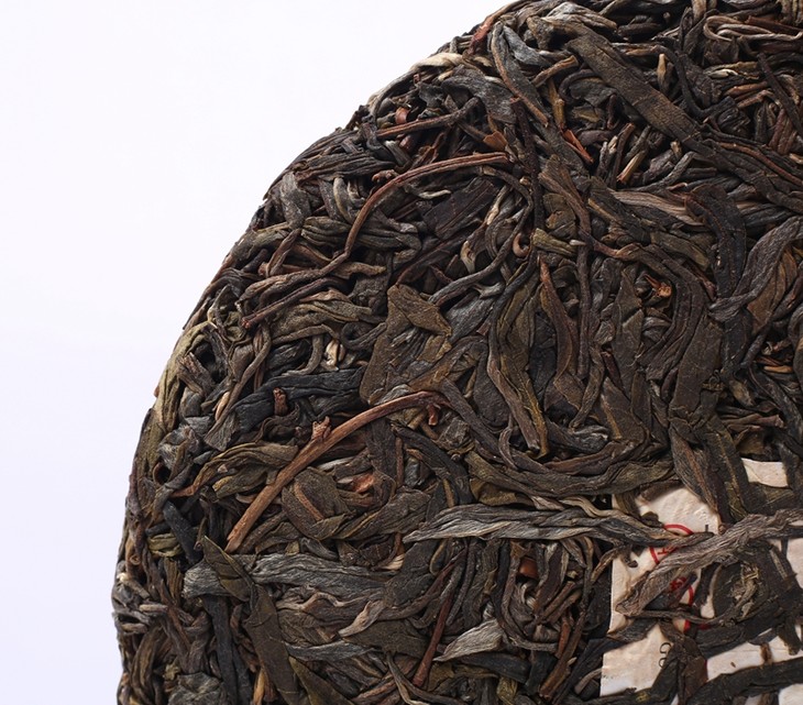 2017年高品质临沧邦东那罕357克古树茶生茶纯料头春 - 小寨大叶普洱茶