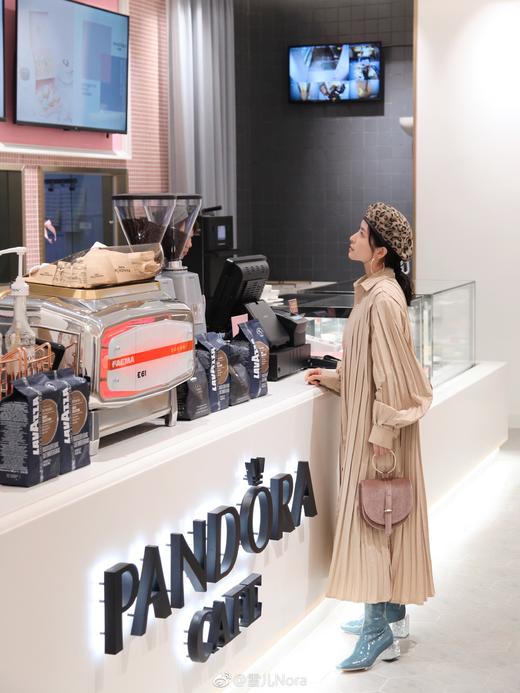 【微瑕疵不退不换】lost in echo 银箔水晶跟漆皮靴 雾蓝 商品图0