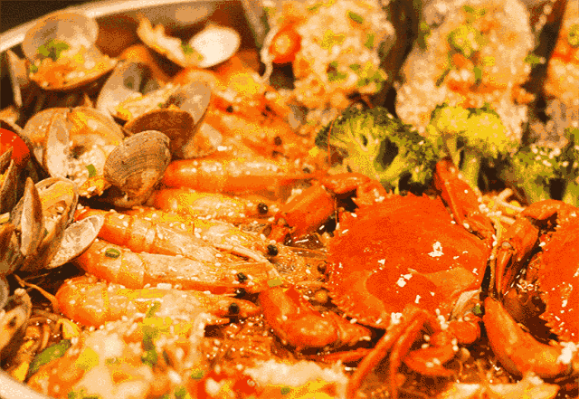 爆款湖上皇龙虾馆海鲜大咖系列麻辣蒜香两种口味23人餐超特价799元