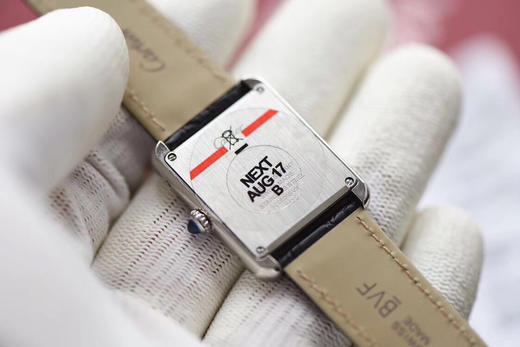 卡地亚 坦克系列 小号表盘31×24mm 精钢表壳 蓝宝石镜面 原配进口鳄鱼皮表带 商品图6