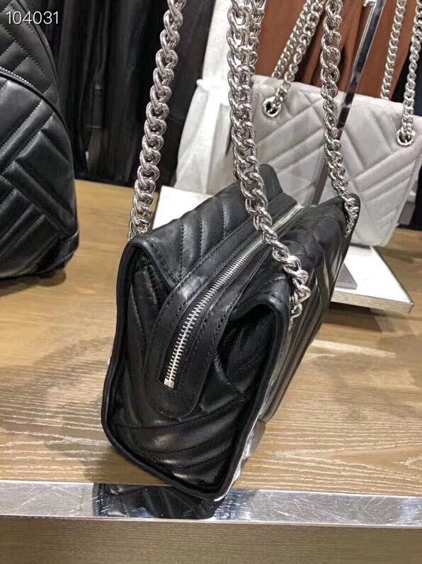 现货michaelkorsmk新款大号kathy黑色灰色斜挎包羊皮制成上身超好看