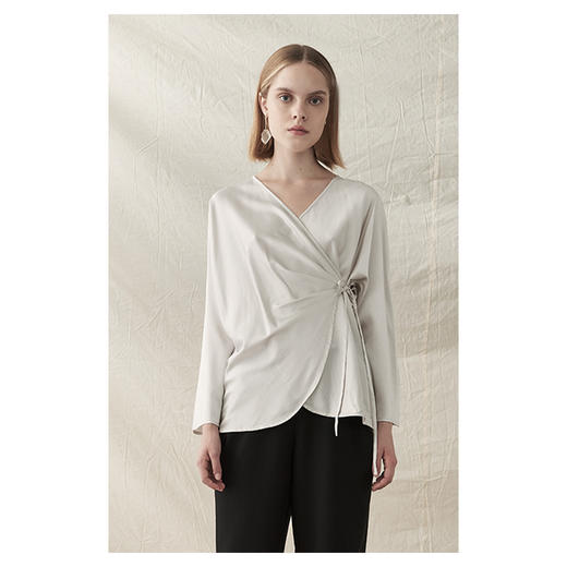 Viktoria Chan | Vilma Silk Wrap TOP  [真丝裹身上衣] 商品图0