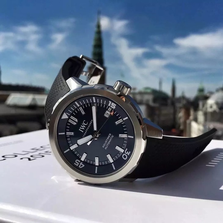 wan国海洋时计西铁城8215机芯全自动机械零返修橡硅胶运动表带三色齐