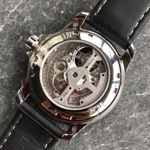 宝珀 BlANCPAIN 五十噚系列5025-1530-52真陀飞轮男士腕表 商品图7