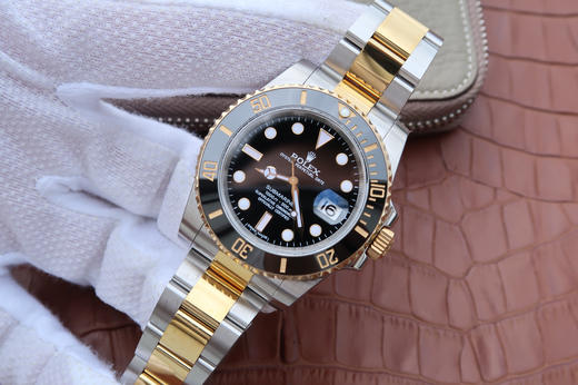 N劳力士间金黑水鬼v7 ，潜航者SUB型116613-LB-97203黑盘，克隆原版3135自动机械机芯,40毫直径，镀18k黄金/精钢，整个手表基于正品original原版开模的super copy 商品图7