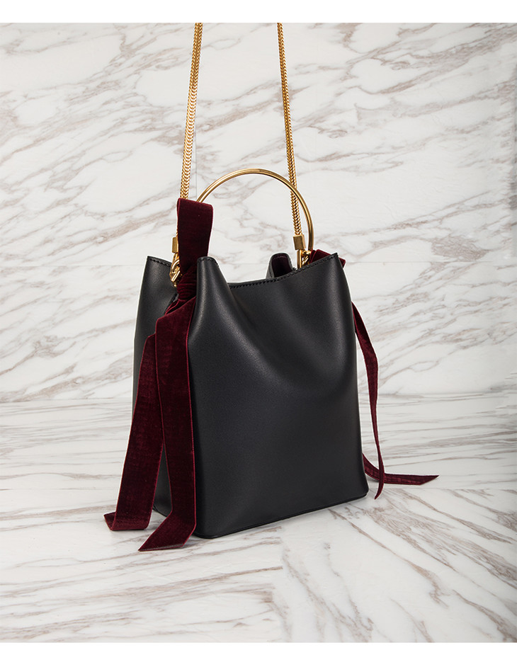授权产品charleskeith2019情人节新加坡限量小ck水桶包丝绒蝴蝶结限定
