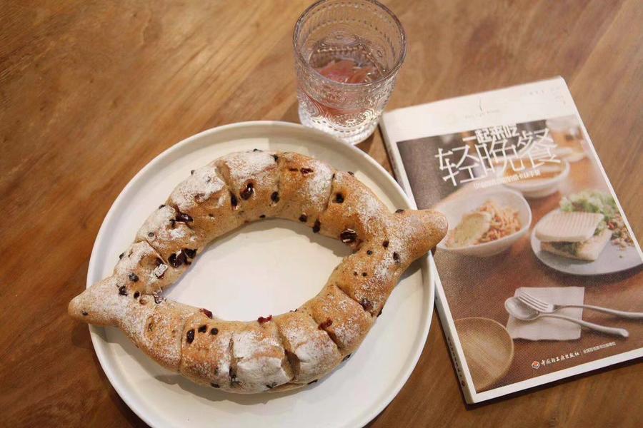 红叉子|大嘴巴面包