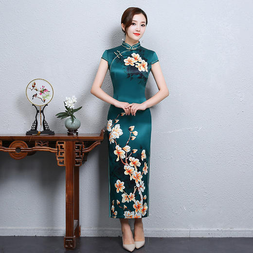 325下架绿色云纱丝绸面料修身旗袍ymt80502