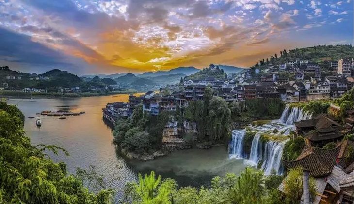 【神秘大湘西】张家界,酉水画廊,小溪秘境,凤凰古城,红石林深度8日游