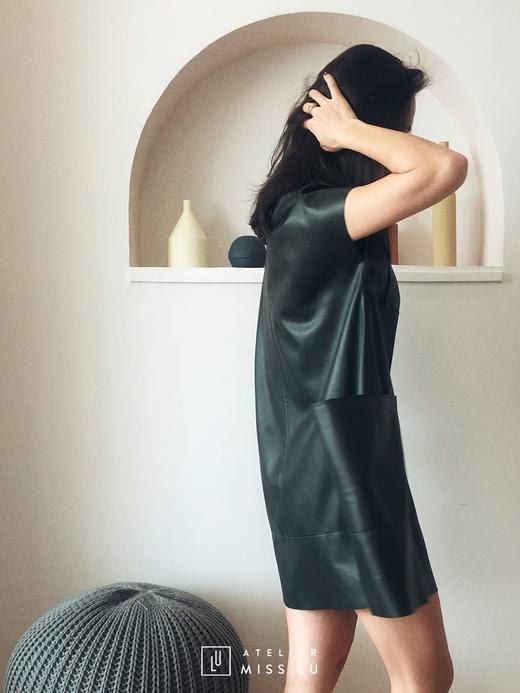 AtelierMissLu / Behati-墨绿大口袋拼接仿皮连身裙 商品图3