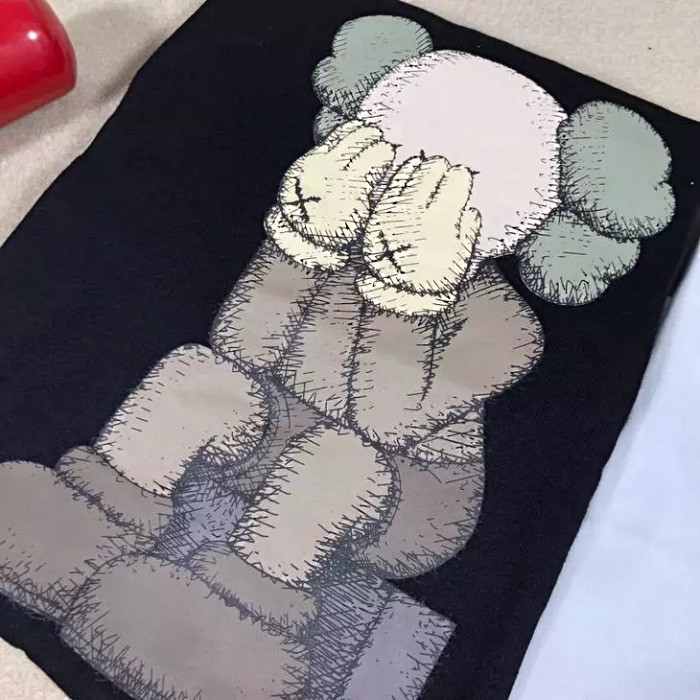 kaws捂脸限量t恤kawsx优衣库uniqlokaws联名捂脸短袖t恤邓伦同款