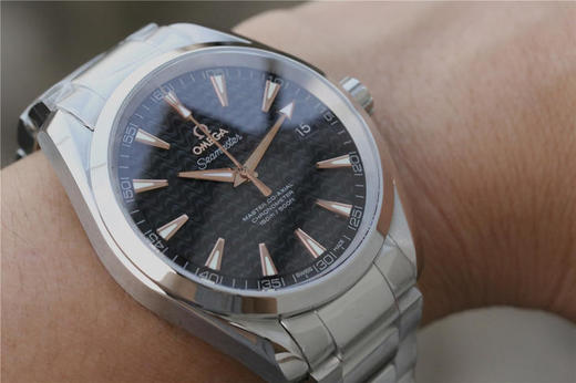 XF欧米茄海马150米系列：231.10.42.21.01.006 系列：海马 款式：41.5毫米 材质：磨砂处理精钢 表径：41.5毫米 精钢表带，原版8500自动机 商品图7