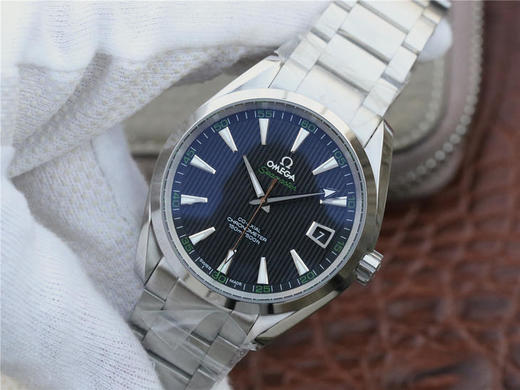 XF欧米茄海马150米系列231.10.42.21.01.004，钢带/皮带。原版8500自动机械,41.5毫米,男士 表径：41.5毫米 表镜材质：圆弧形双面防反光 商品图2