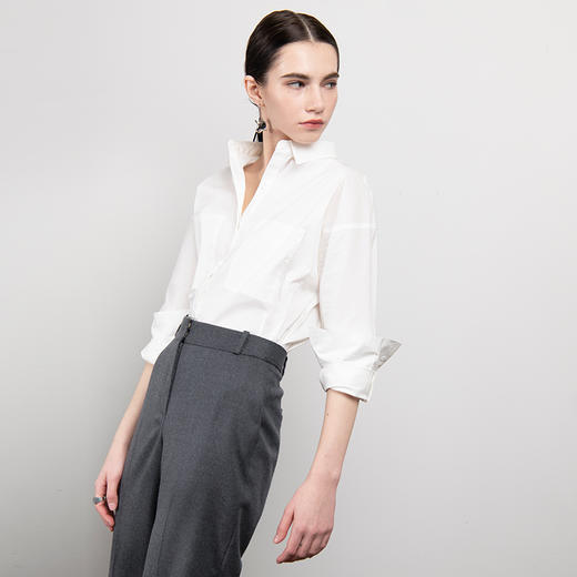 新款女式V领双贴袋经典衬衣 商品图2