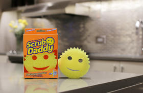 【进口材质易冲洗 强力去污不留痕】美国Scrub Daddy 经典笑脸老爸魔力清洁擦  厨房萌物 家庭必备xj