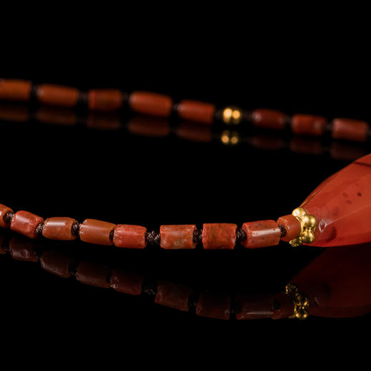 西亚高古带棱红玛瑙项链 商品图3