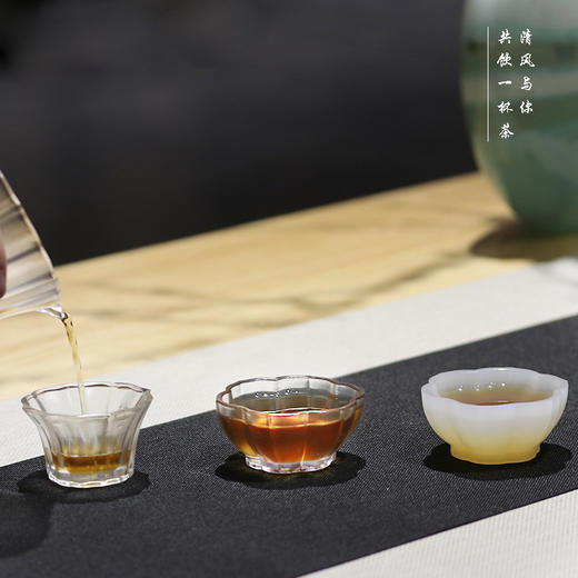 小花杯-琉璃杯-小巧自然 清新花型 温润轻透花杯 商品图4