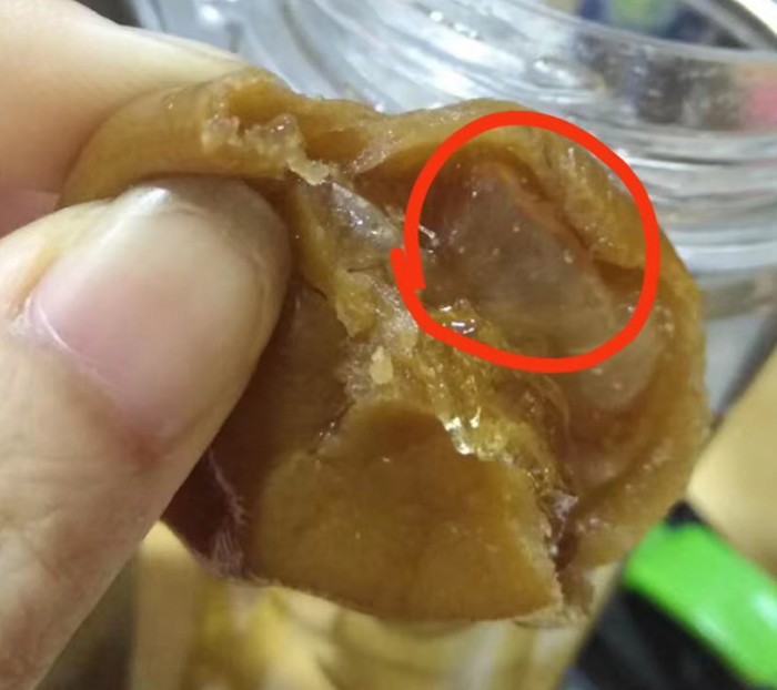 [储存方法]要用无油无水的工具夹取,不然容易发霉!2.