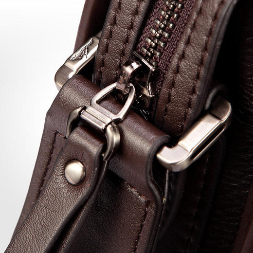 七匹狼SEPTWOLVES男士休闲单肩斜挎包商务男包1A01025A 商品图2