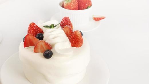 【活动赠品】礼颂至品草莓银座4寸蛋糕 商品图0